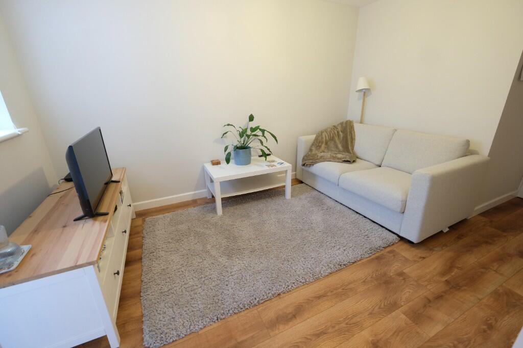 SITTING/DINING ROOM
