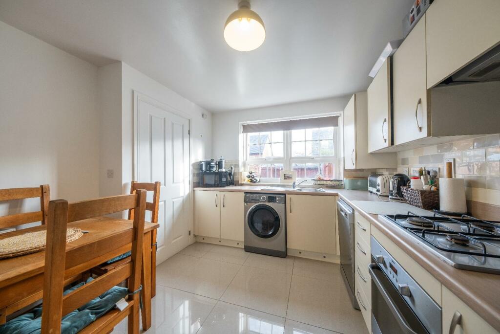 23 Hazelhurst Way-001.jpg