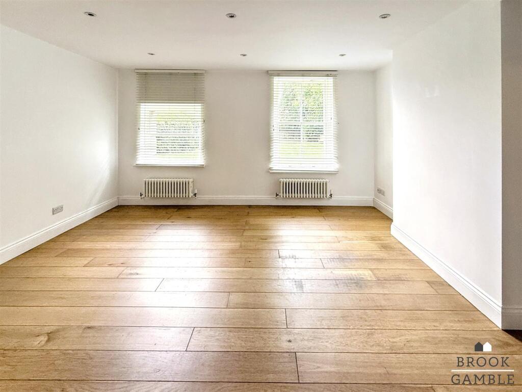 01323 438506