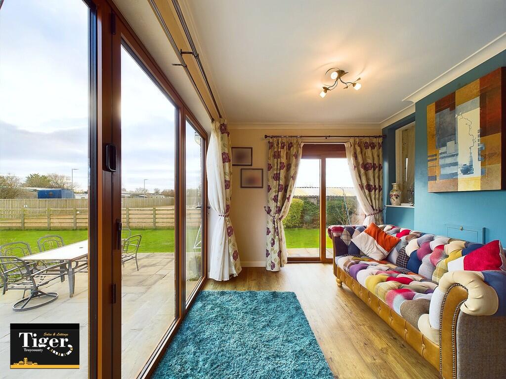 CAM02176G0-PR0427...