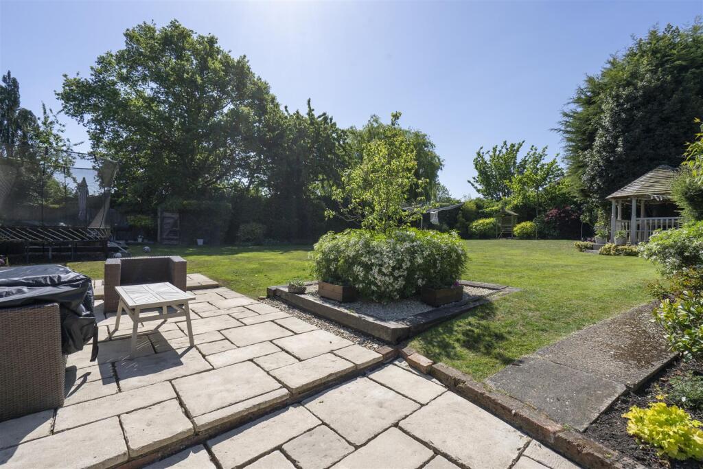 Bretigny Cottage (2).jpg