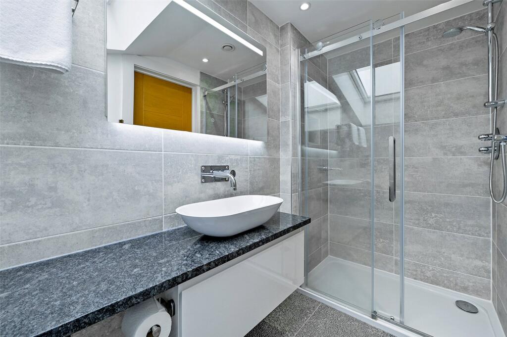 Ensuite