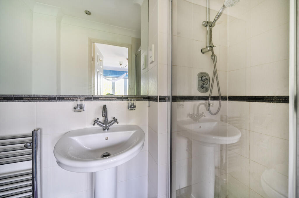 27-681c9ee6b124b-...