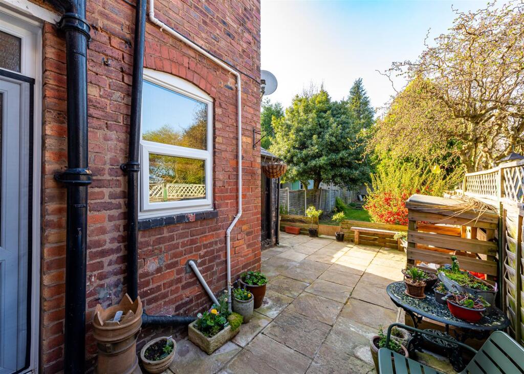 40 Westbourne Road-garden1 APR25.jpg