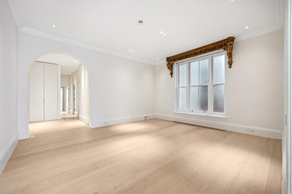 Flat FGH, 54 56 Cadogan Square (16).jpg