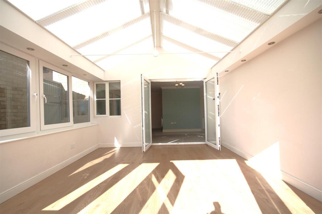 Conservatory b.JPG