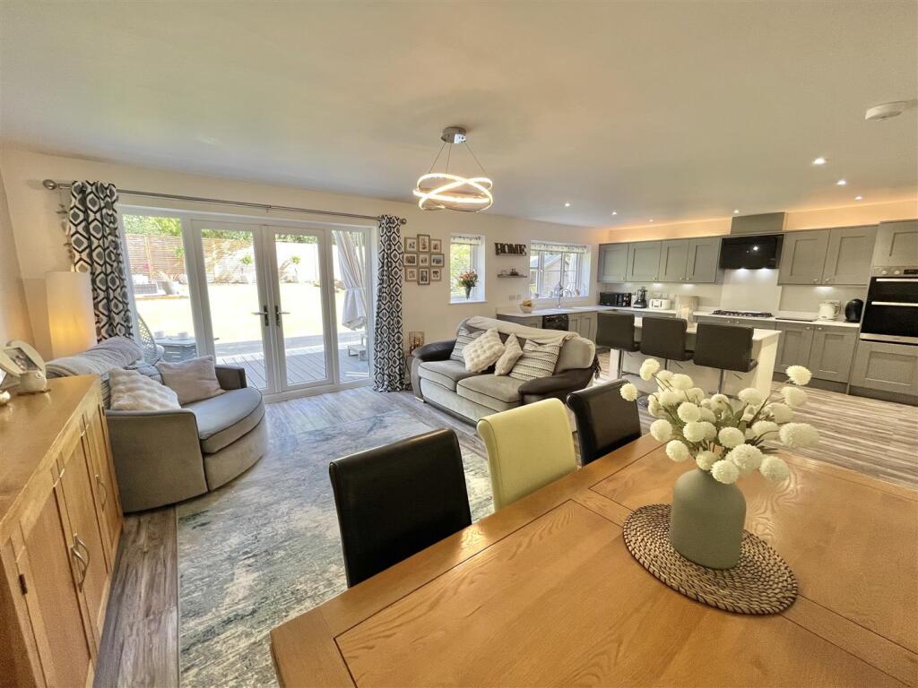 Family/Dining Room &amp; Kitchen