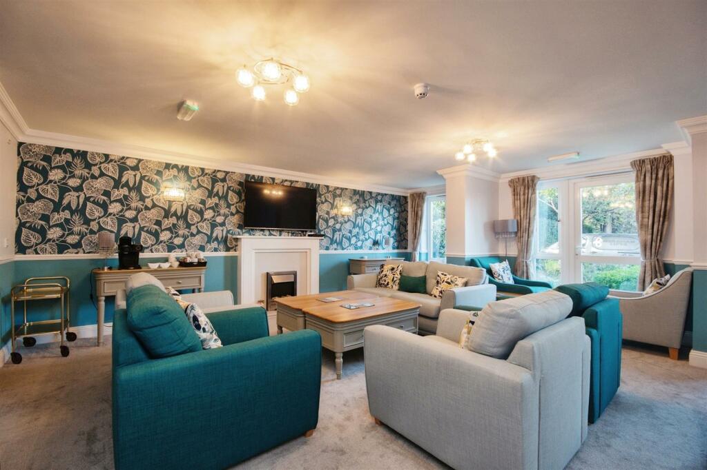 Owners Lounge (2).jpg