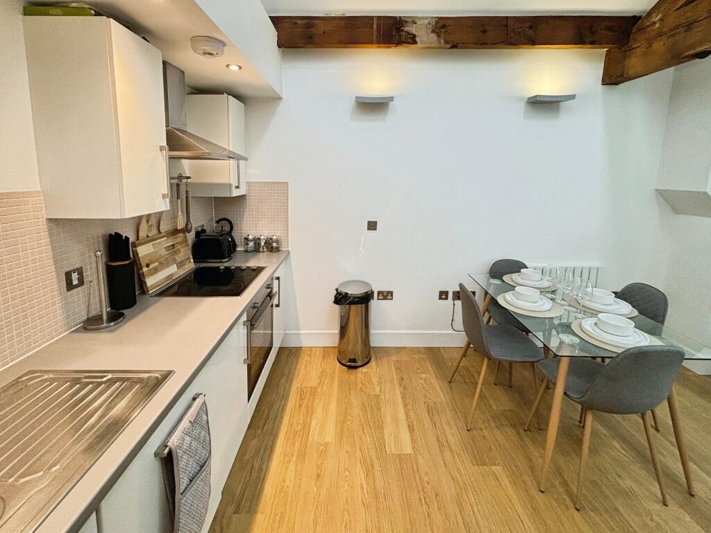 Kitchen/Dining Area