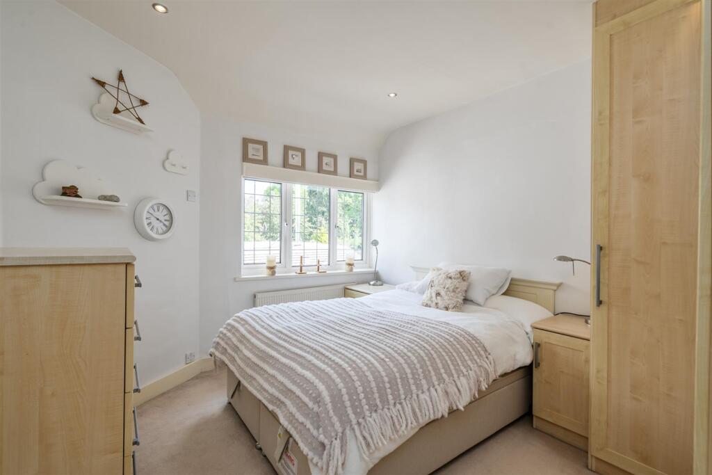 74 Dovehouse Lane_13.jpg