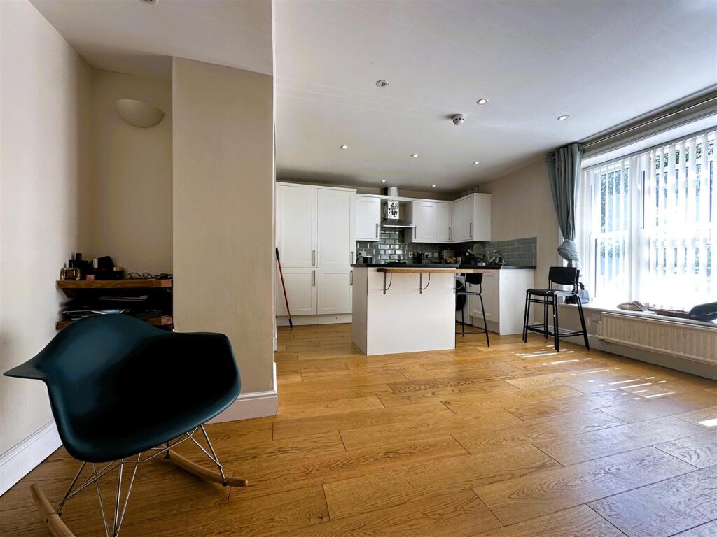 Kitchen III.jpg