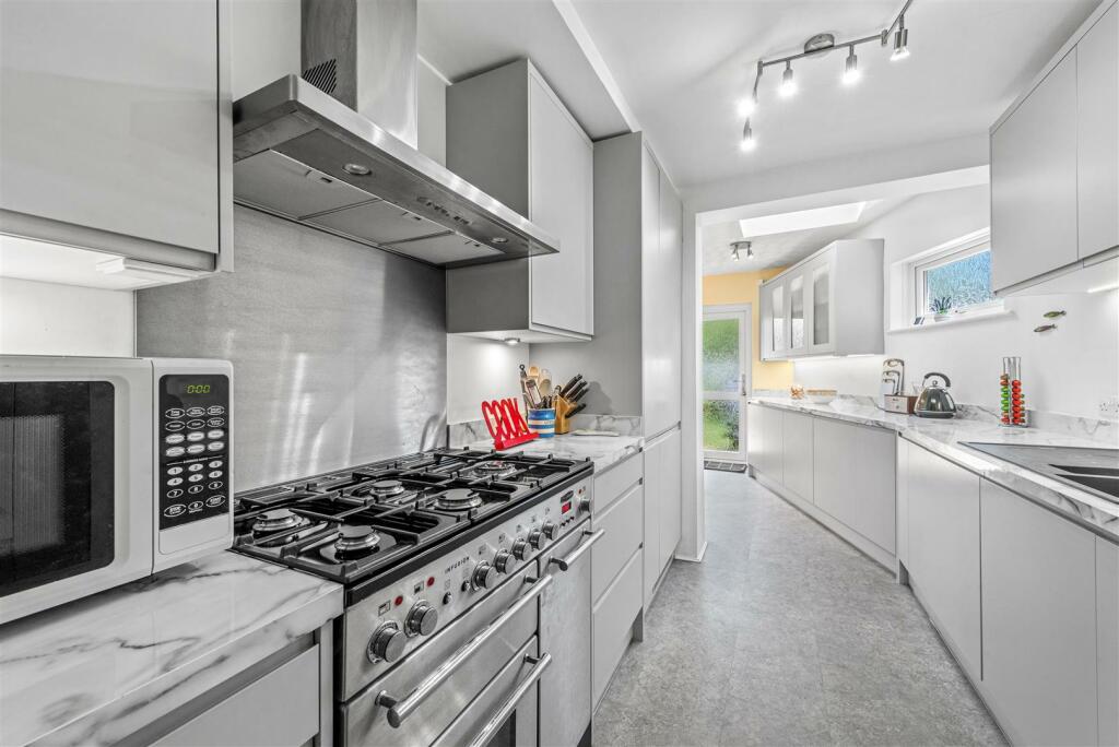 L Shaped Kitchen/Diner