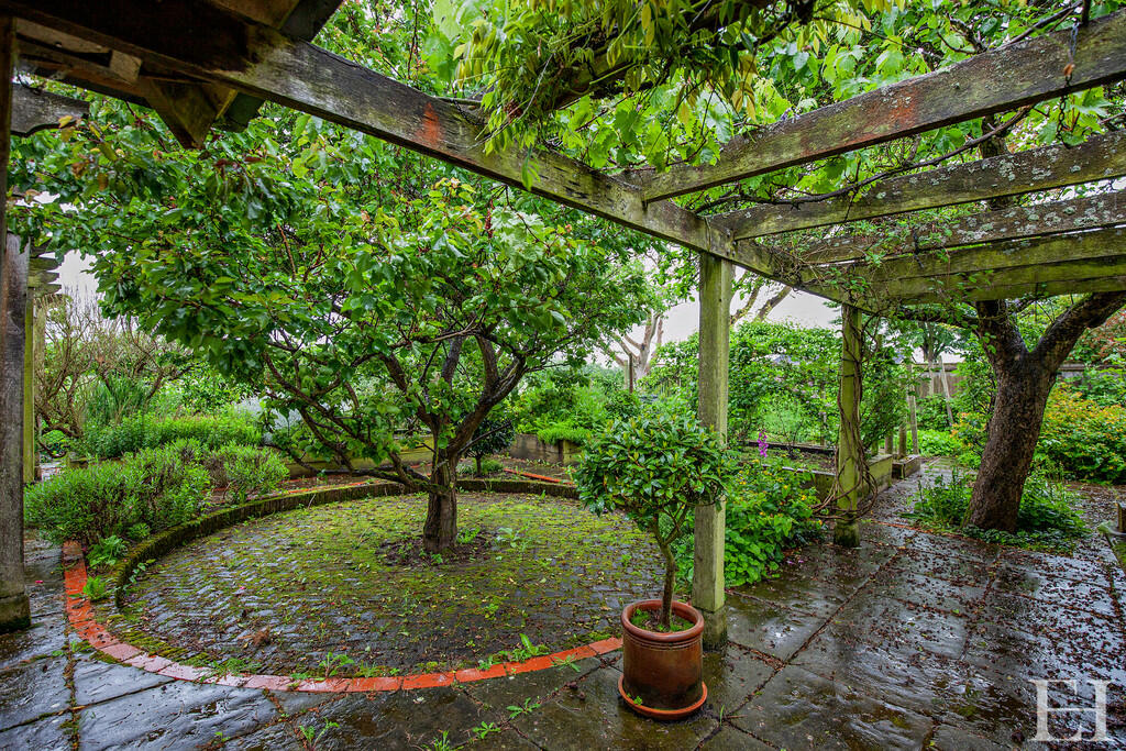 8601488-exteriorW...