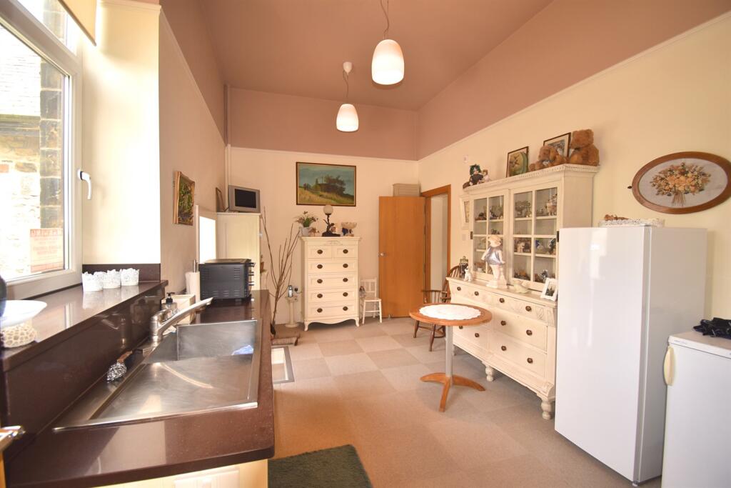 Secondary Kitchen an