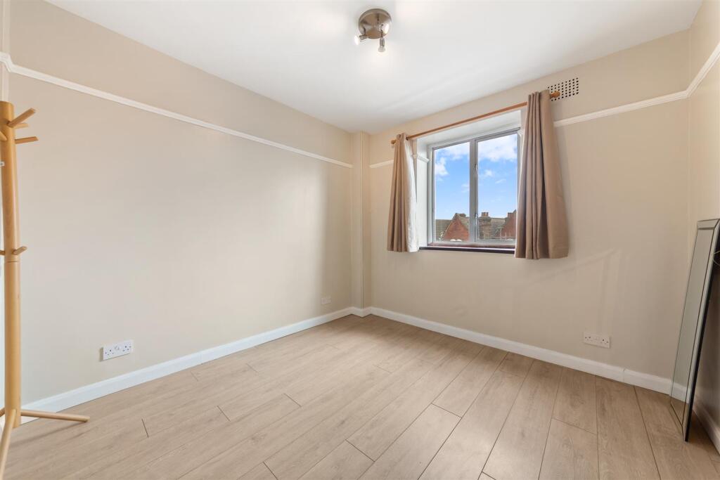 18 Marion Court, SW17 0RU-6.jpg