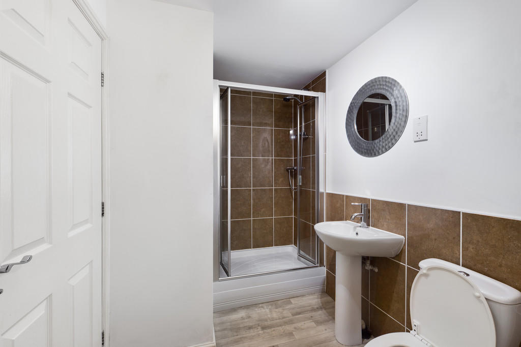 En-Suite/Downstai...