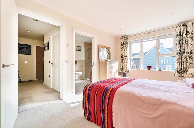 Double bedroom with ensuite shower