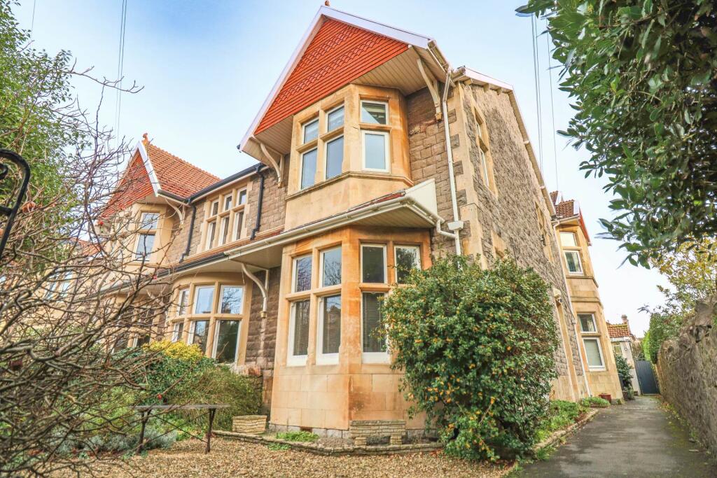 Clarence Grove Road, South Ward - Exceptional Victorian Residence