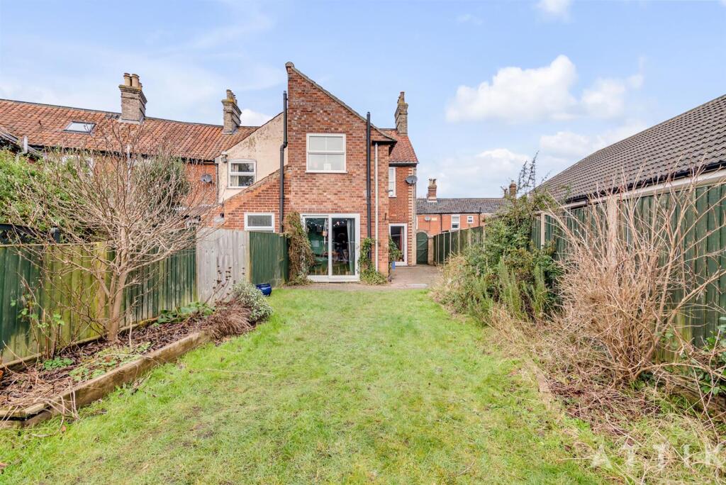 33 Southend Road Bungay NR35 1DN (13).jpg