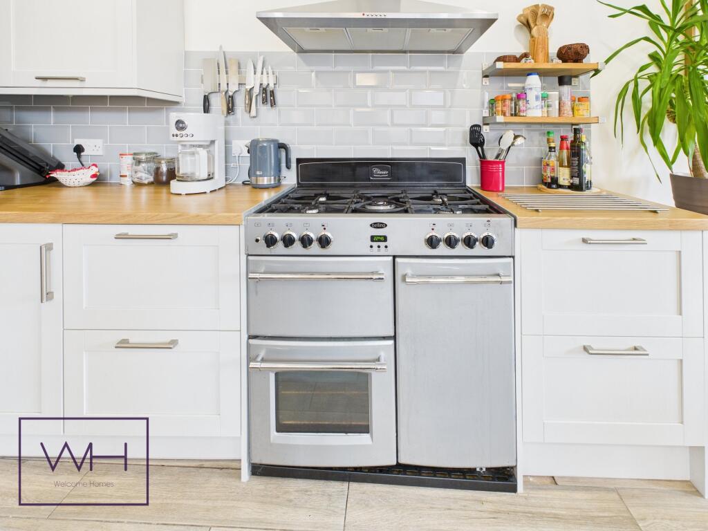 CAM03785G0-PR0282-ST