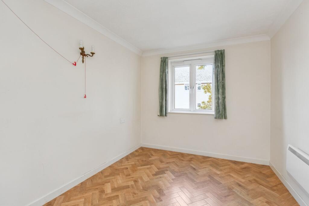 30 Sycamore Court, Aylesbury, Bucks HP19 9SZ