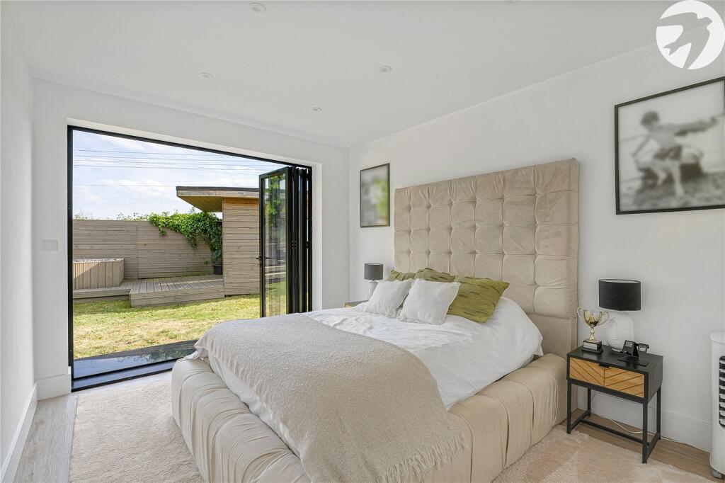 G/Foor Bedroom