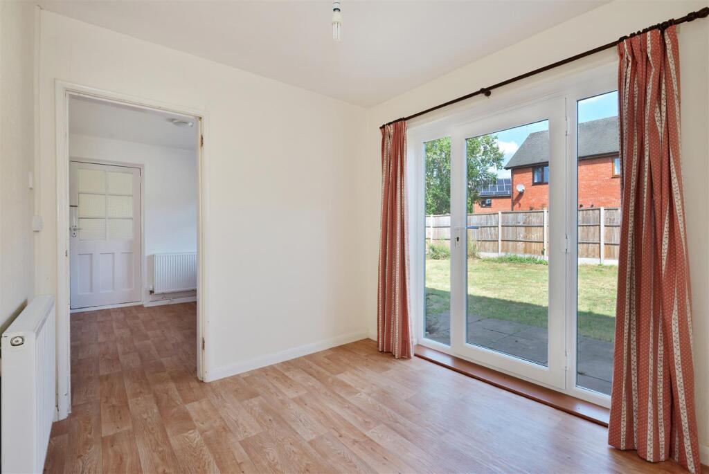 7 St Vincents Close Hereford (12).jpg