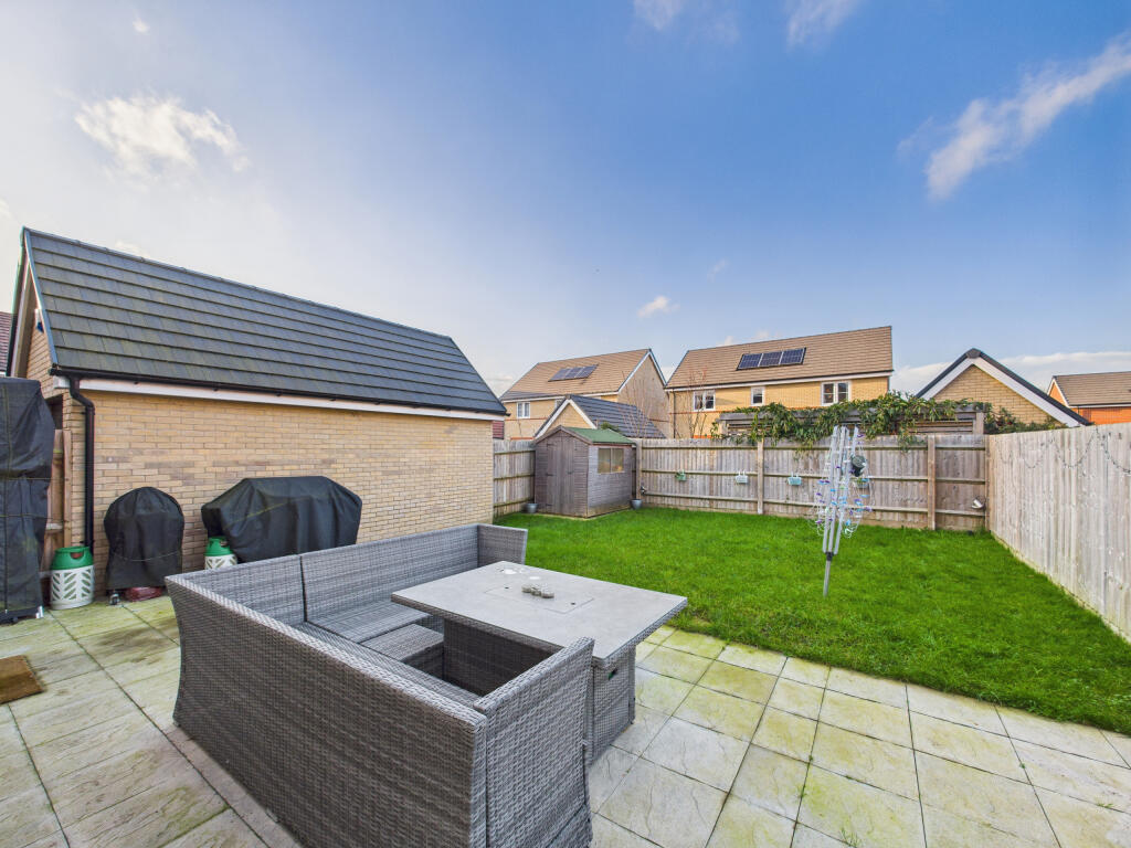 CAM01354G0-PR0628-STILL021