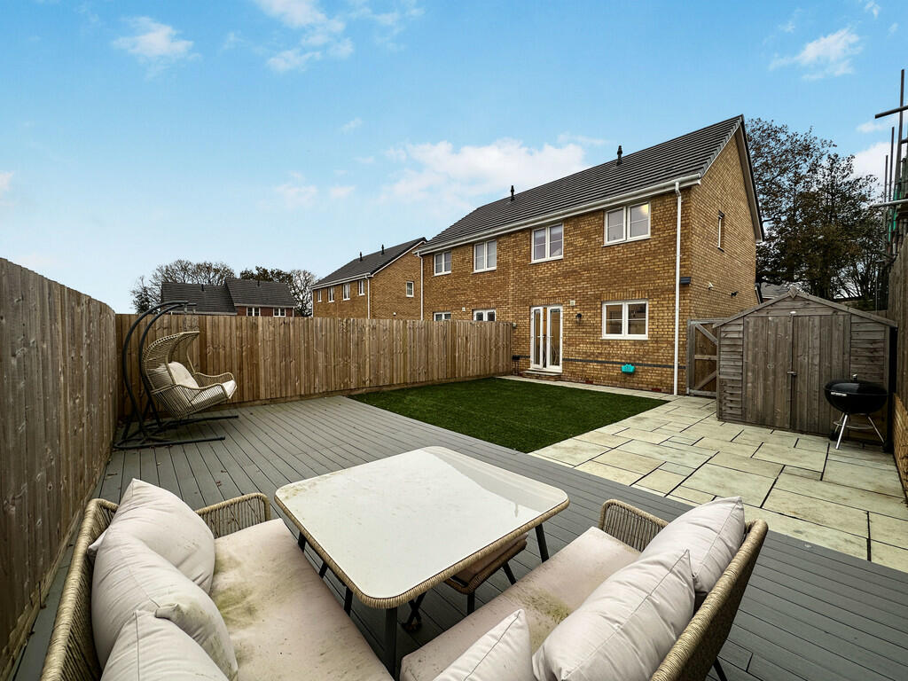 tlc_adf52200-931c...