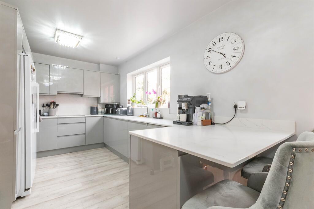 Kitchen Family Room