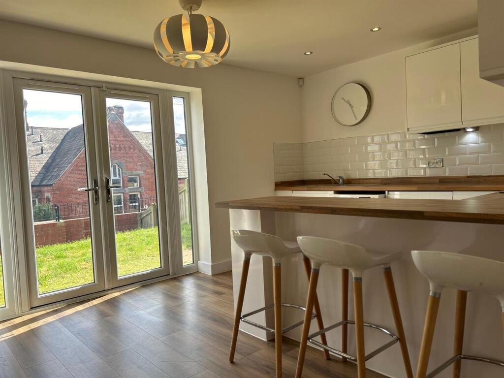 Fitted Dining Kitchen: