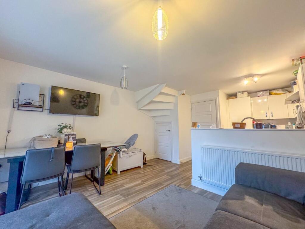 Dovecote Drive - Image-15.jpg