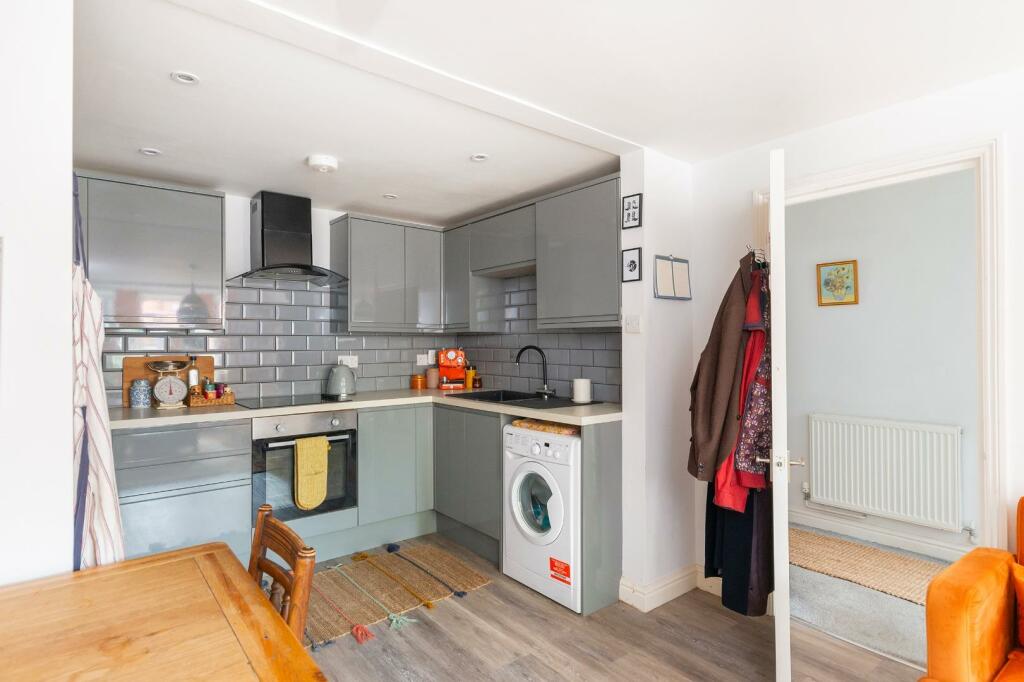 B1FHHEV - Reception E.jpg