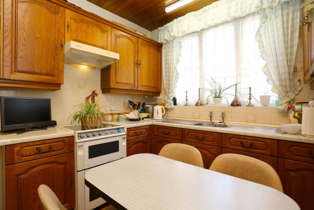 58e615a5fe19cf3e23d36797b4ecf81c6b77dfc2_thmb_lg