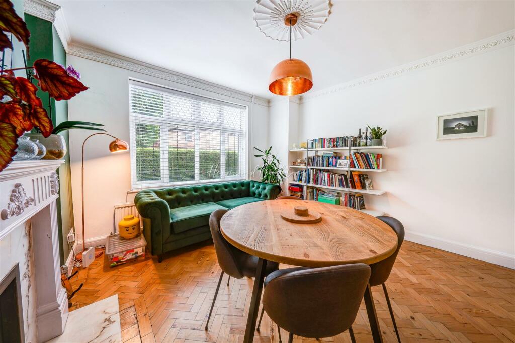 Porthamal Gardens, Rhiwbina, HernCrabtree (10).jpg