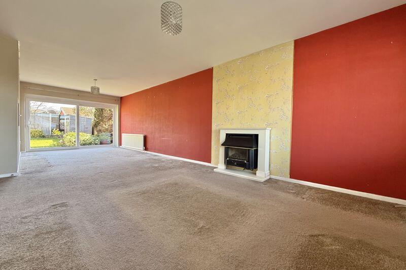 26' Lounge/Dining Room