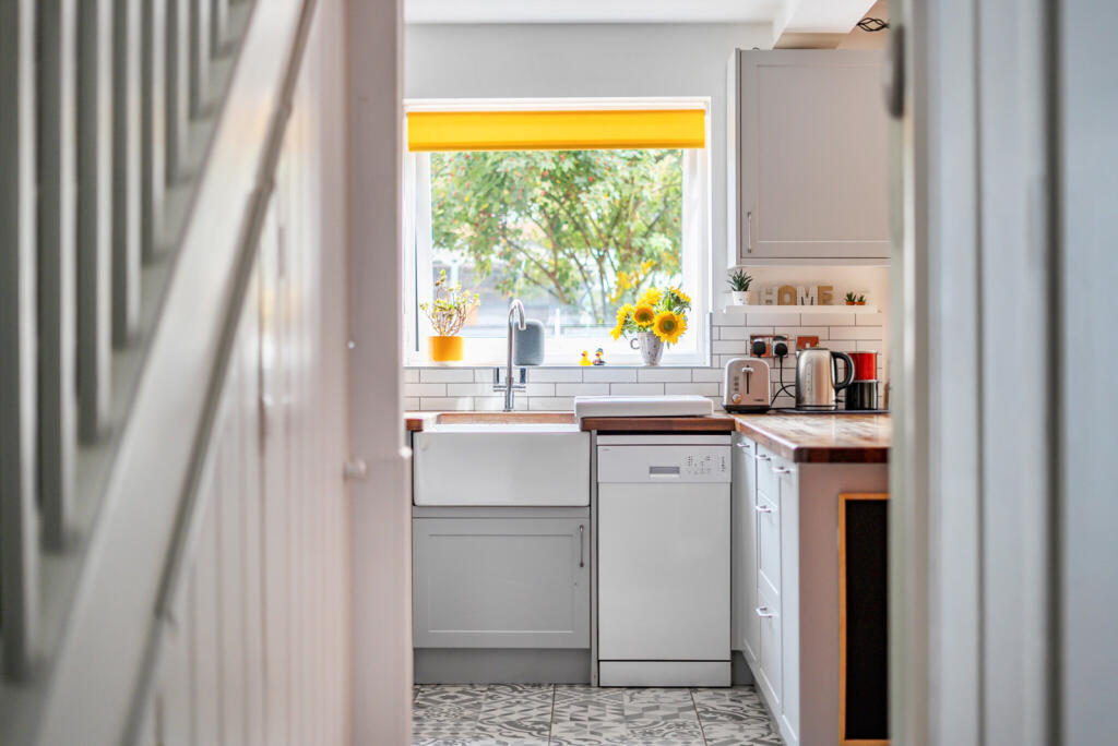 1333724-11-689a18...