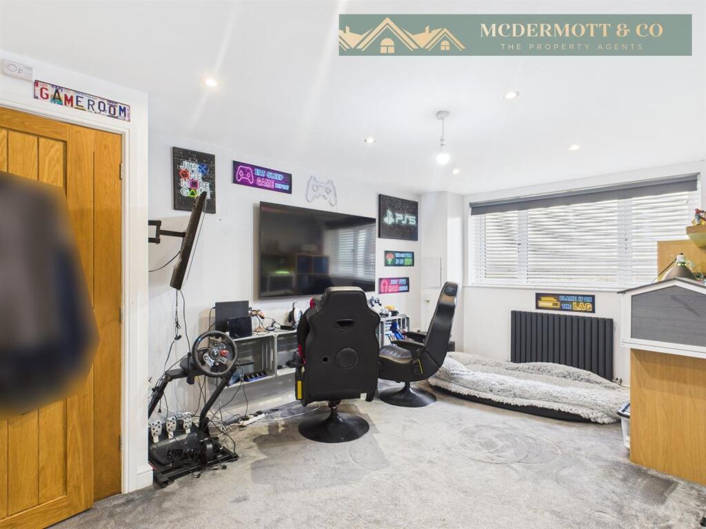 CAM03850G0-PR0124-STILL014 - amended.jpg