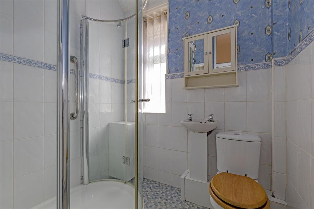 Shower Room-1.jpg