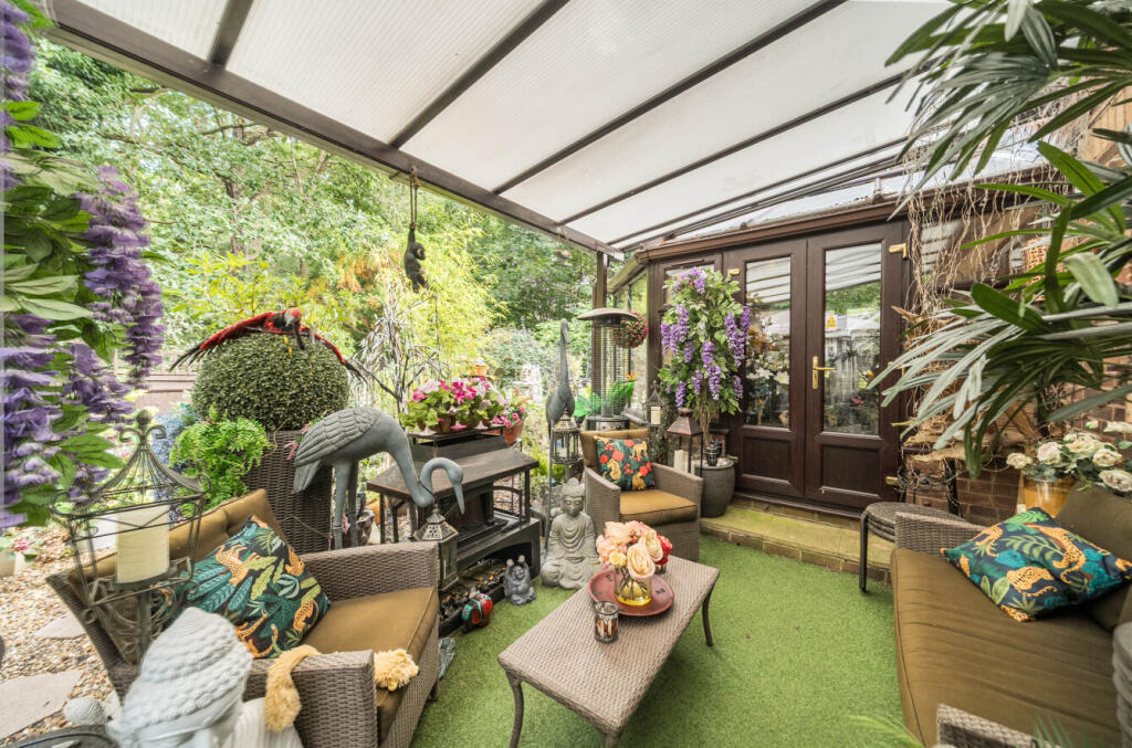 Covered entertaining area