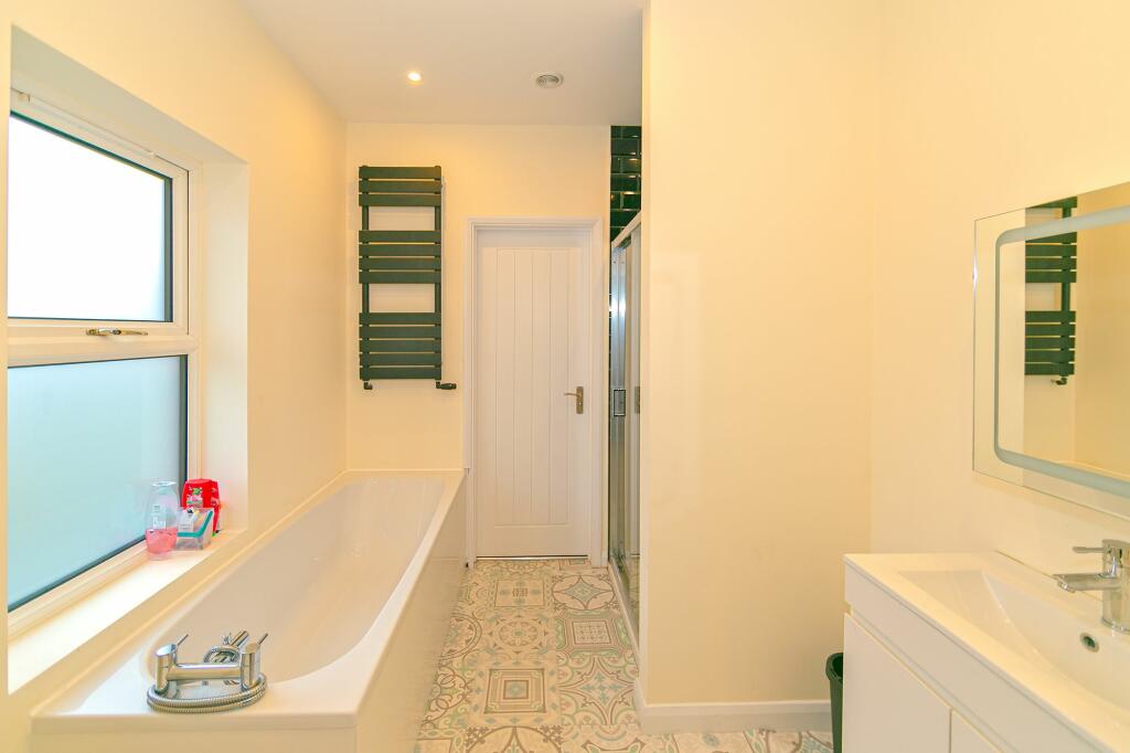 Jack &amp; Jill Bathroom