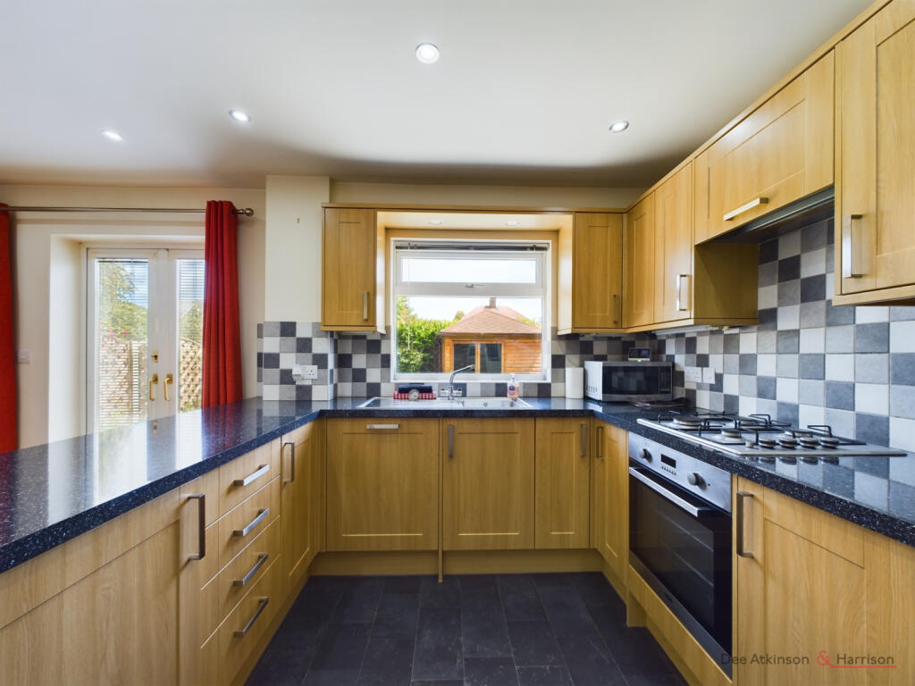 Kitchen/Dining Area