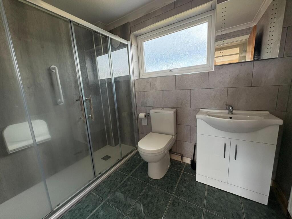 Bathroom.JPEG