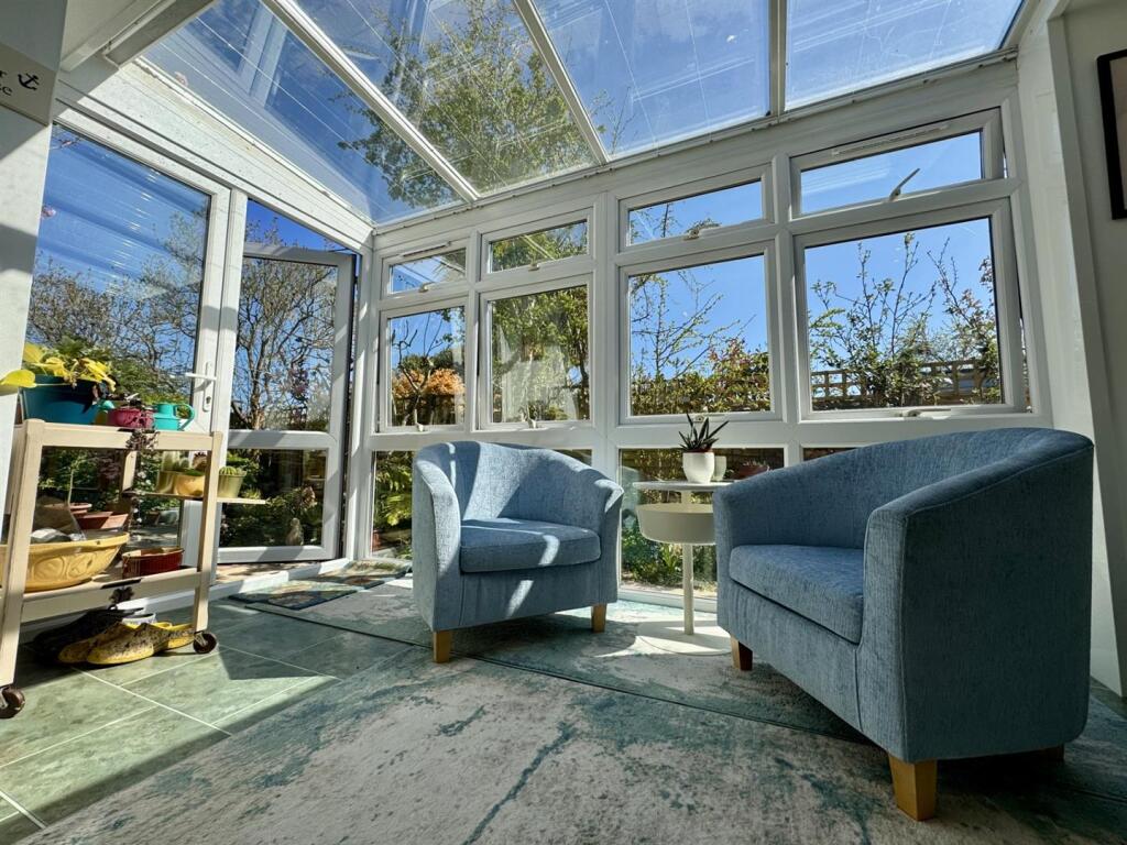 KITCHEN BREAKFAST ROOM