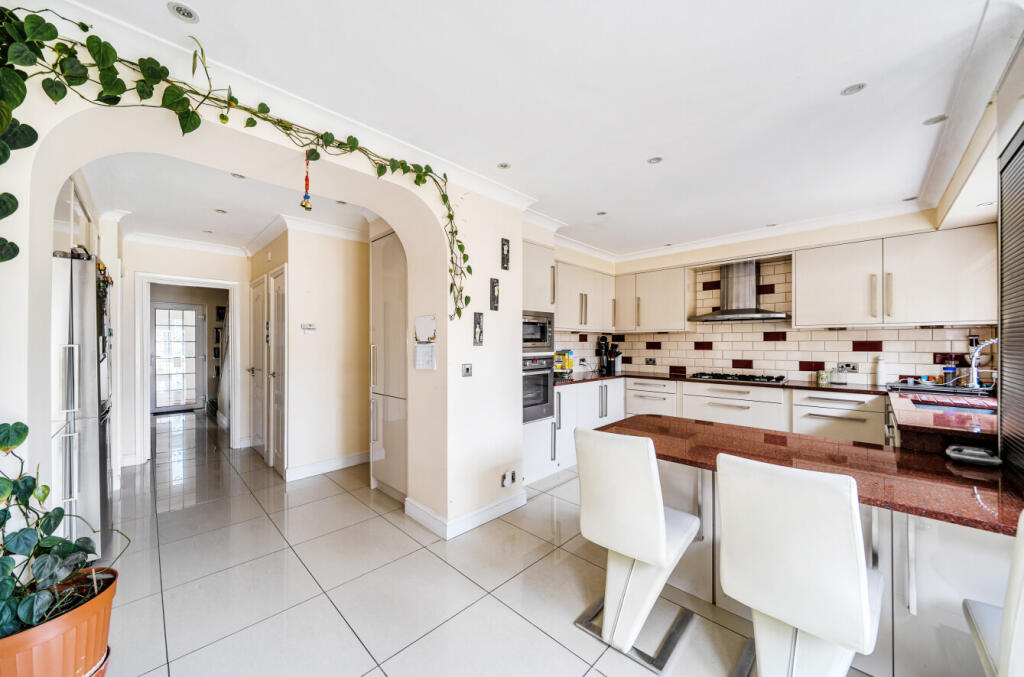 1323719-7-6876348...