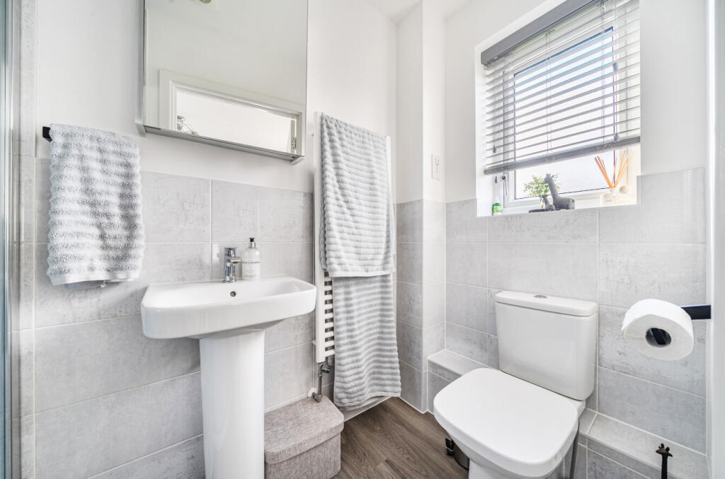 1348840-8-68bef4a...