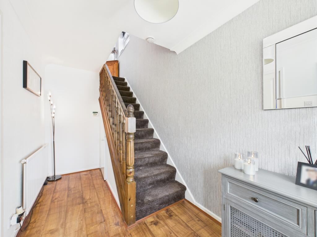 CAM03729G0-PR0064-STILL008