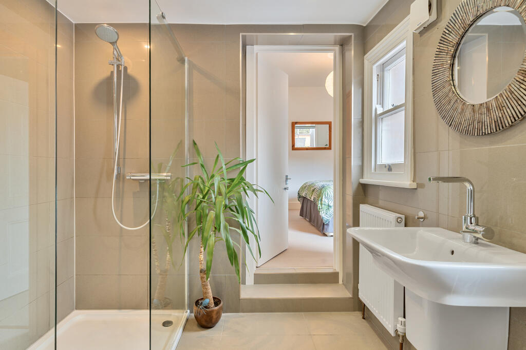 Jack &amp; Jill Shower Room