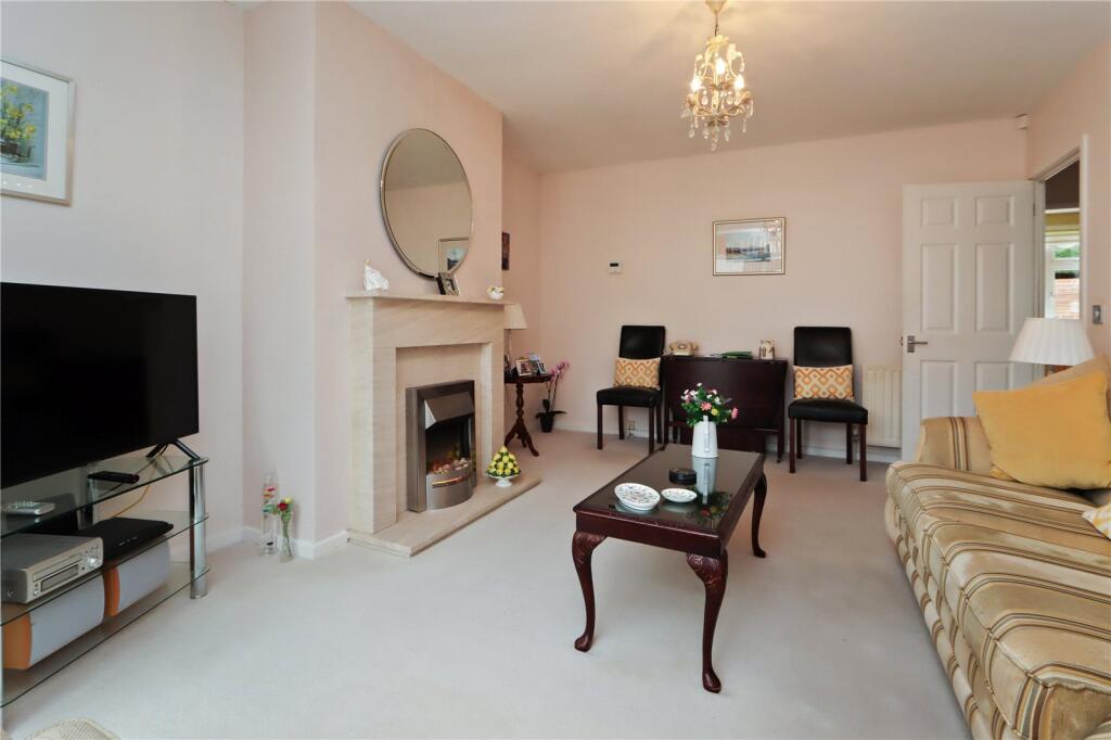 Living/Dining Room 3