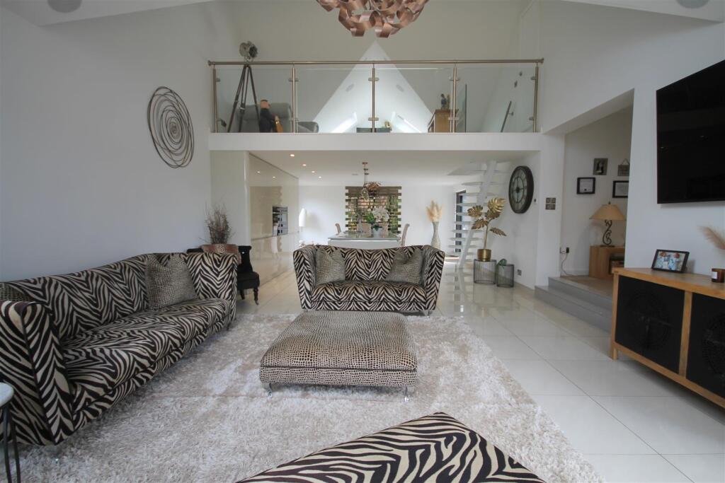 BLR Sitting Area viii.JPG